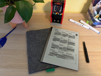 Remarkable tablet displaying my 2025 planner PDF.